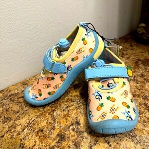 Kids Pineapple Print Shoes with Blue Accents bluey! Size9-10